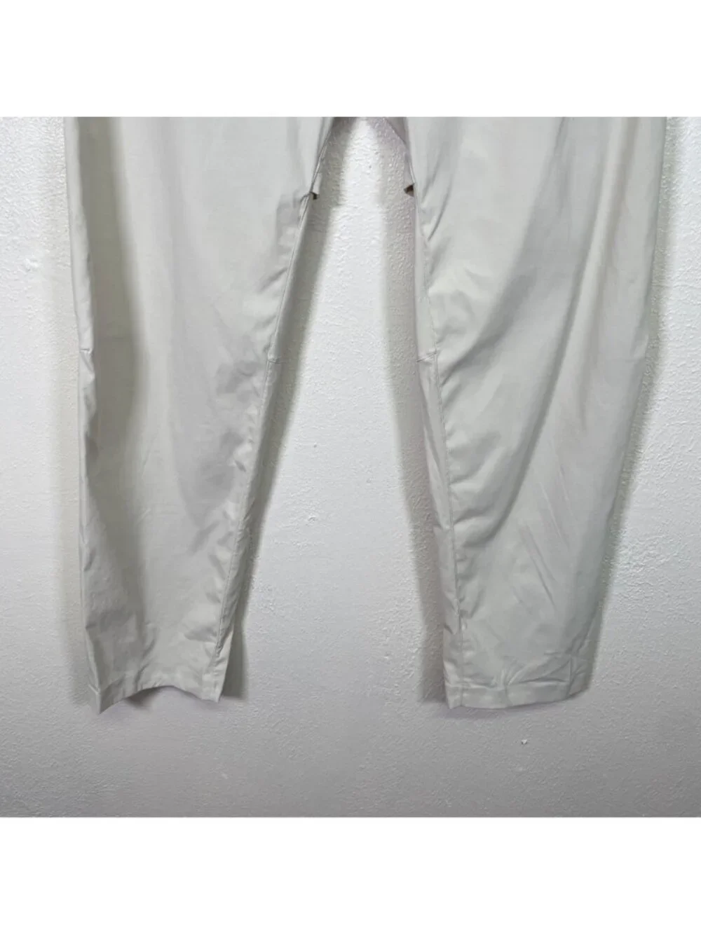 Lululemon Mens Belted Casual Pants Athleisure Neutral Beige Adjustable Belt 32